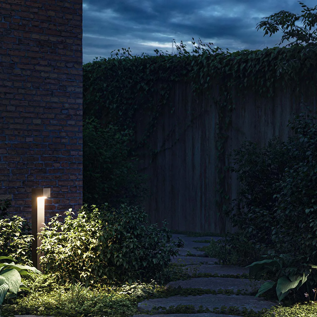 Schmale Pollerleuchte für außen im Garten