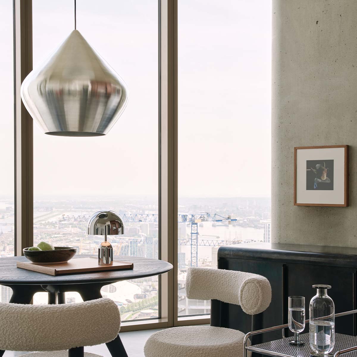 Tom Dixon Unbeaten Flat LED Pendelleuchte, Aluminium, Ø: 60 cm, H: 20 cm