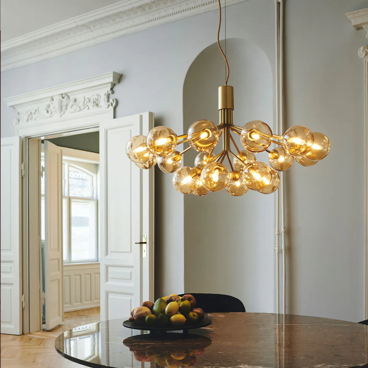 Apiales 18 Pendelleuchte, Ø: 89 cm, Schwarz satiniert & Rauchglas