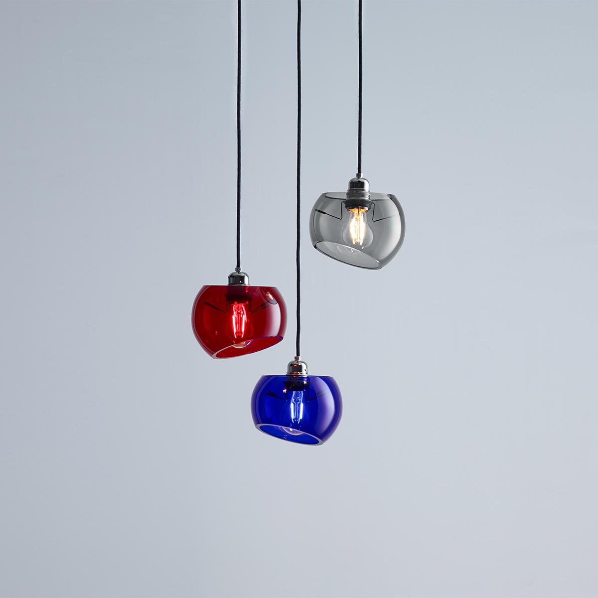 Glass Moons 3 Pendelleuchte, Ø: 16,5 cm, Fall, Edelstahl Drei halbkugelförmige Pendelleuchten in Herbstfarben