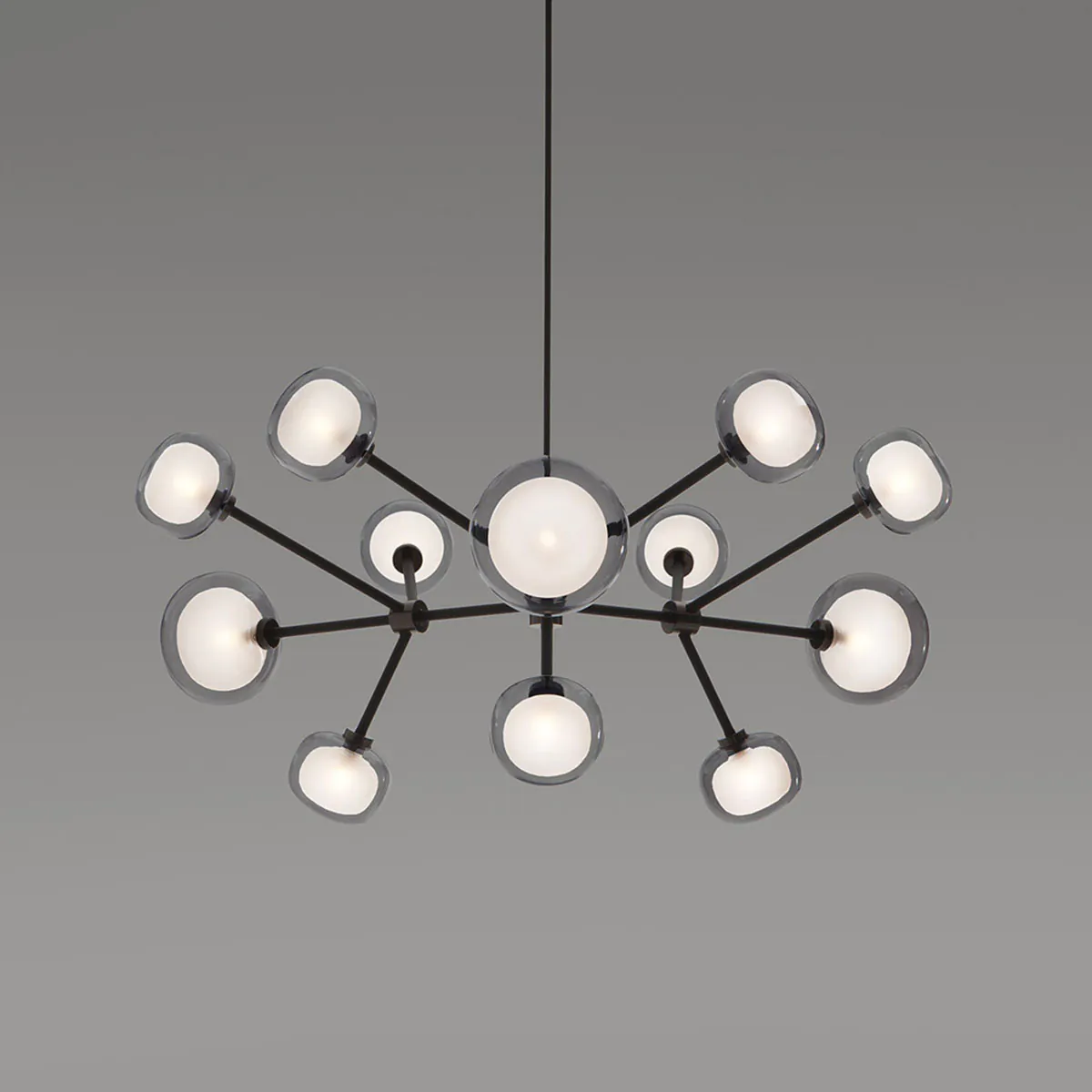 Nabila 552.12 Pendelleuchte 12-flammig Ø: 102 cm, Schwarz Matt / Schwarz Chrom & Rauchglas