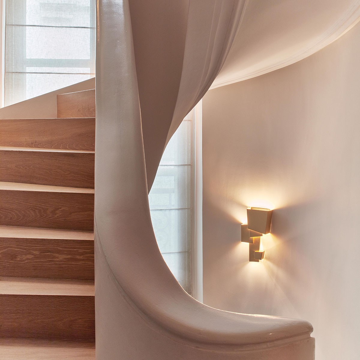 Map 1 L Wall Wandleuchte H: 39,8 cm in Messing – stilvolle Designerleuchte von DCW Editions ideal im Schlafzimmer