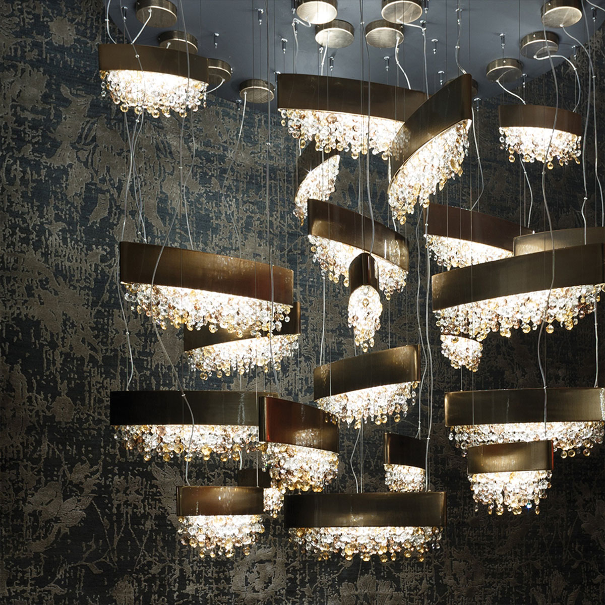 Olà S1 OV 30 Pendelleuchte, Gold brüniert, L: 30 cm, Retrofit Olà S8 OV 210 Pendelleuchte, Weiß matt, L: 210 cm, LED-Modul