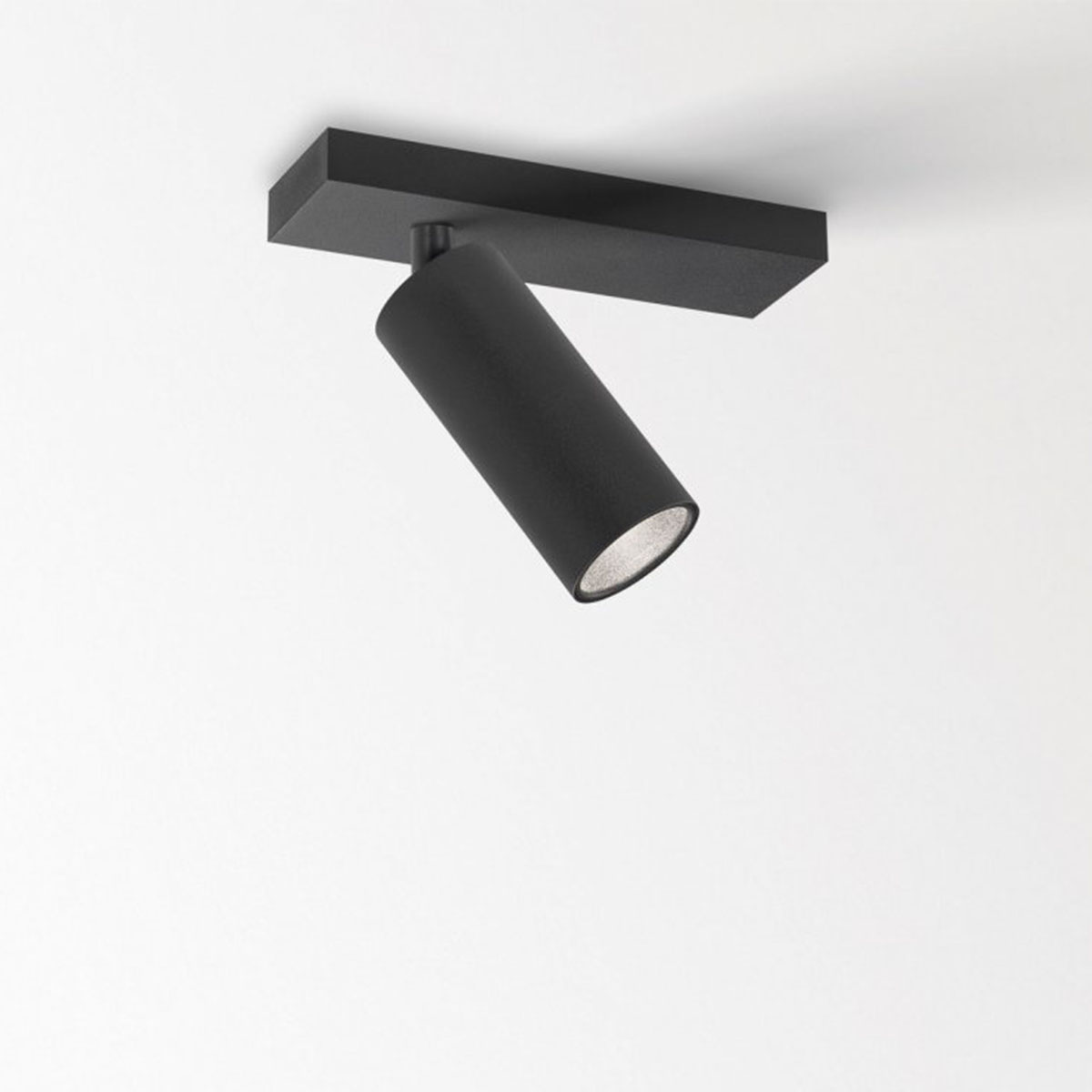 DeltaLight SPY 52 ON 1 93020 DIM8 Aufbaustrahler, Ø: 5,2 cm, L: 12 cm Schwarz, Warmweiß 3000K, 20° Schwarz Modern & neutral – hochwertige für Flur schwenkbar & drehbar