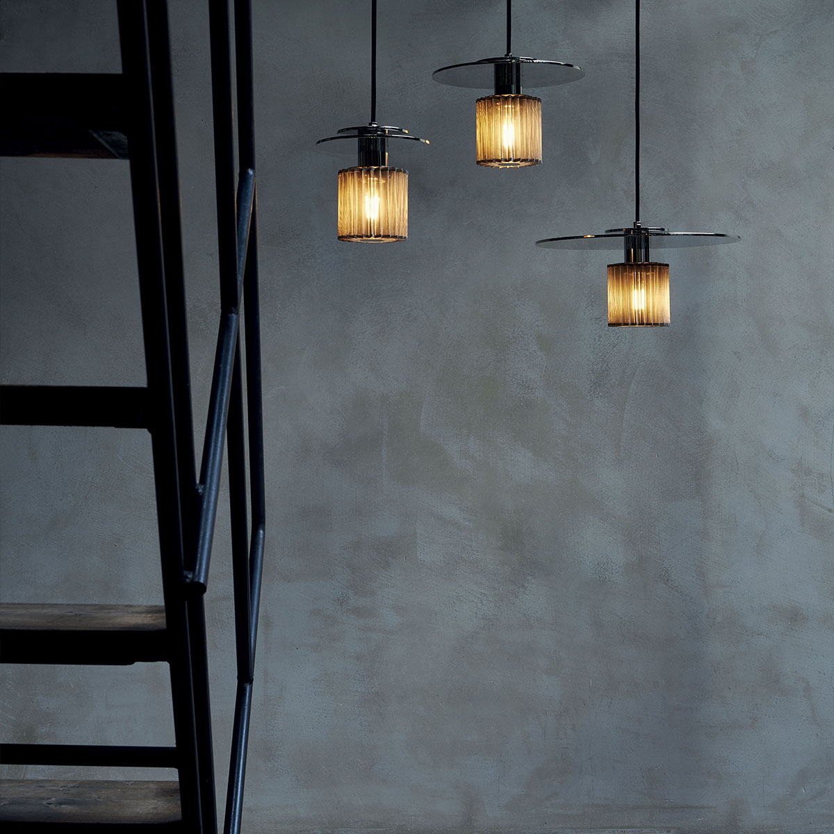 In The Sun 270 Pendelleuchte Silber, Netz Silber Ø 27 cm – elegantes Design des Herstellers DCW Editions ideal über einer Kochinsel