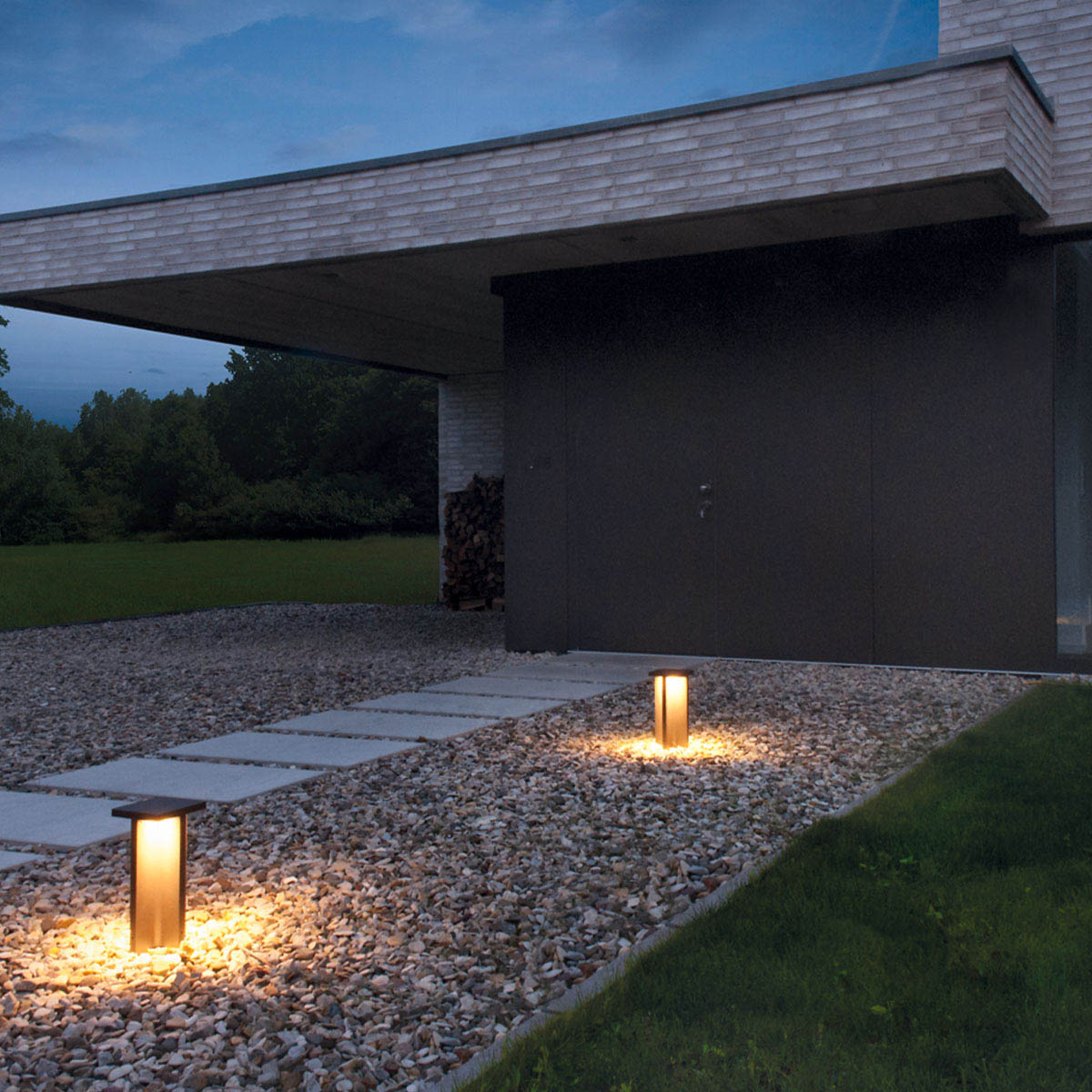 Kurze Pollerleuchten für außen im Garten