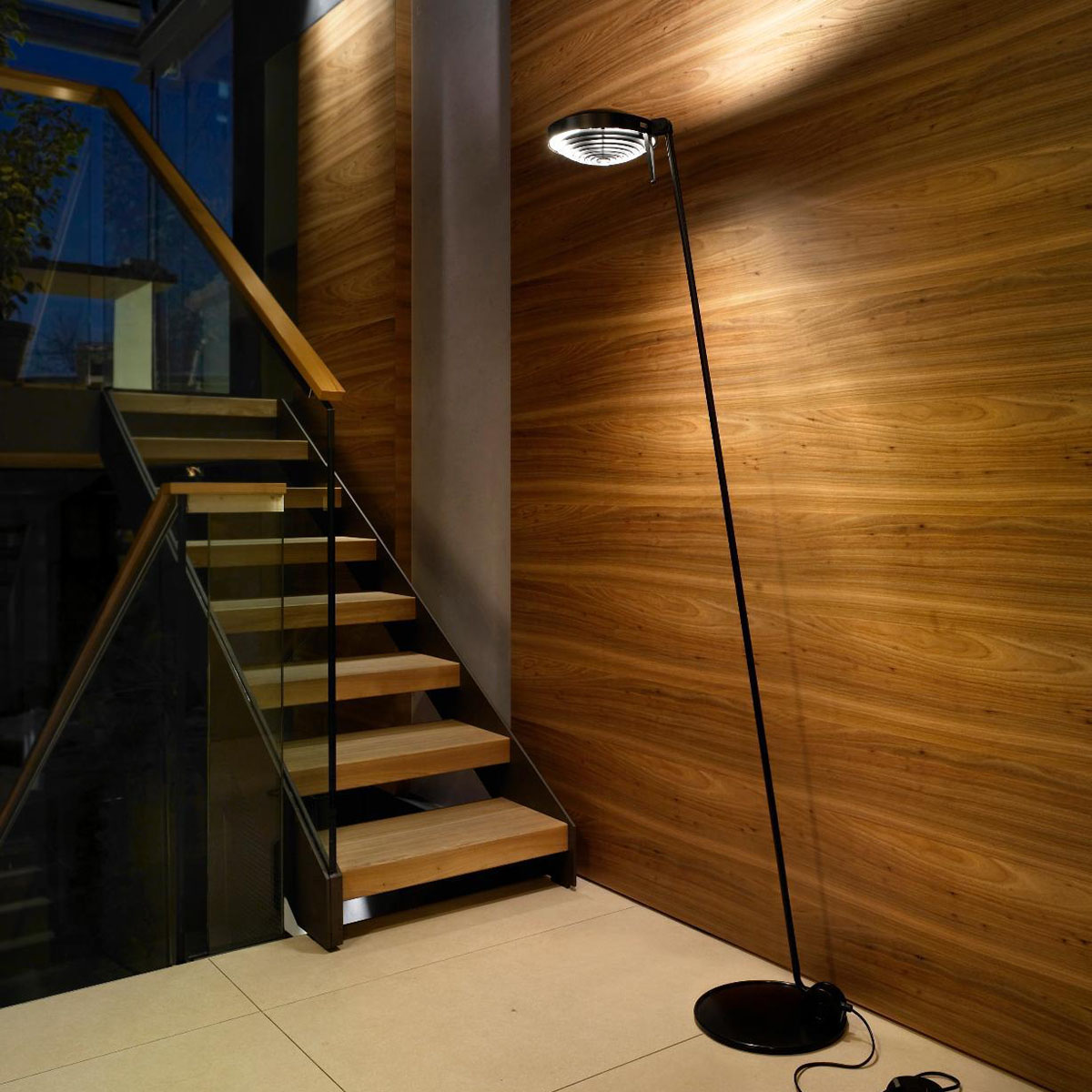 Elle 1 LED Stehleuchte, H: 180 cm, Schwarz soft, Warmweiß 3000K Elle 1 LED Stehleuchte, H: 180 cm, Nickel gebürstet, Extra-Warmweiß 2700K