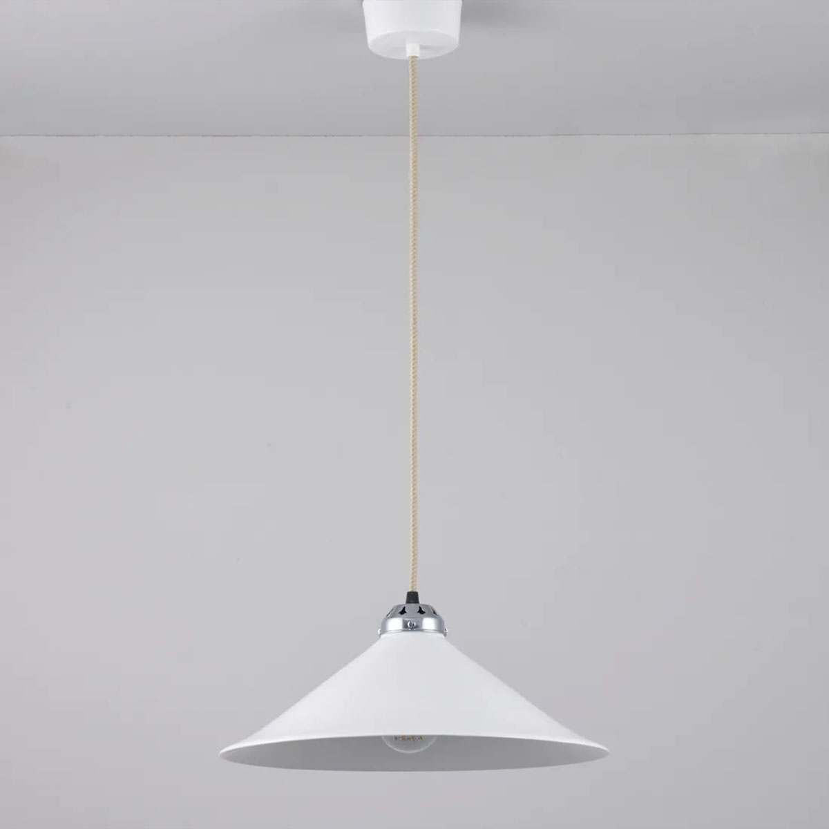 Cobb Large Pendelleuchte, Chrom Ø: 35 cm Cobb Large Pendelleuchte, Chrom Ø: 35 cm