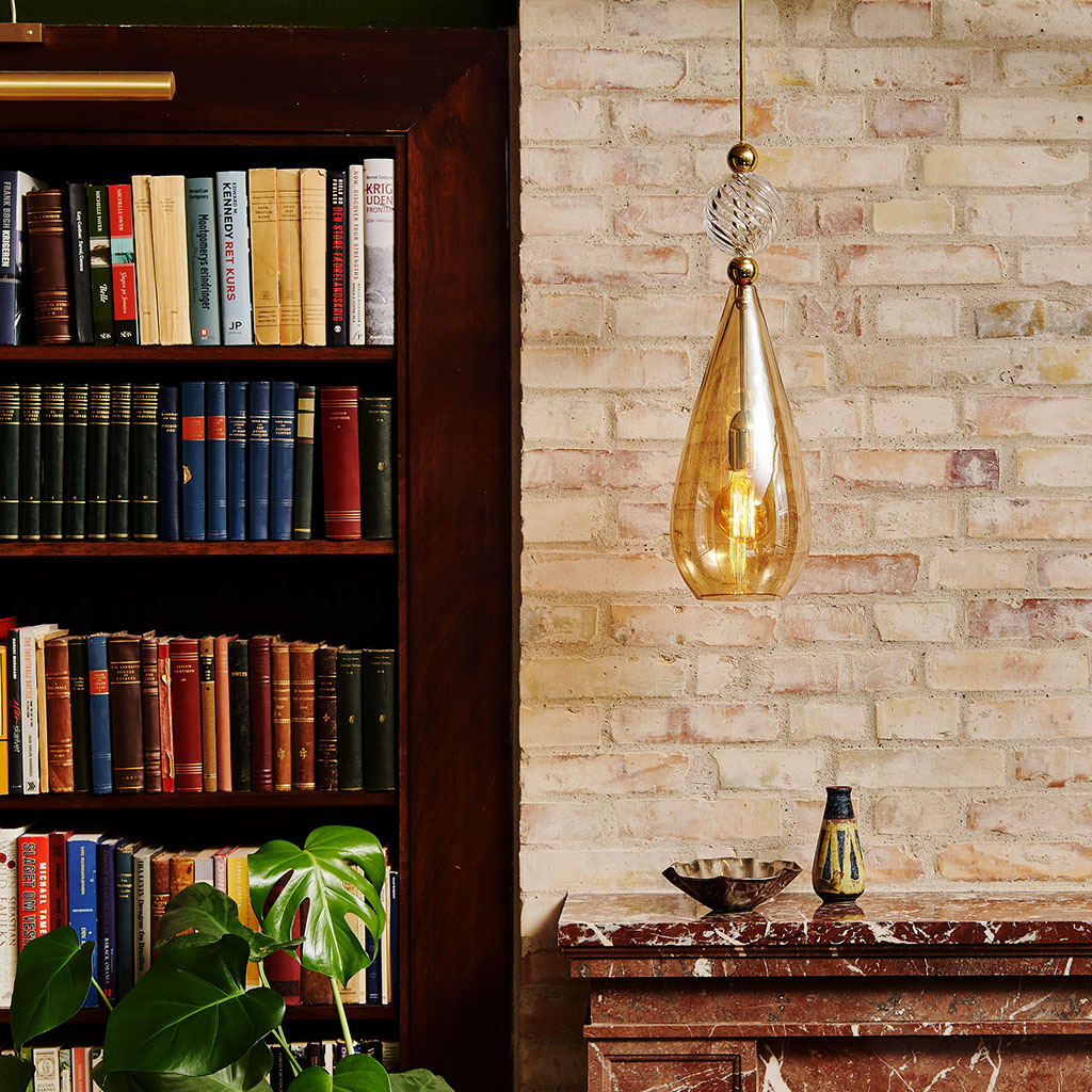 Ebb & Flow Smykke Pendelleuchte M Ø 12,5 cm Smykke Pendelleuchte M Ø 12,5 cm, Golden Smoke Gold Golden Smoke Pendelleuchten – Designleuchte, handgefertigt für Flur Ebb & Flow Smykke Pendelleuchte M Ø 12,5 cm Smykke Pendelleuchte M Ø 12,5 cm, Smokey Grey Silber, Ball Kristallglas Smokey Grey Pendelleuchten – Designleuchte, stromsparend für Esszimmer