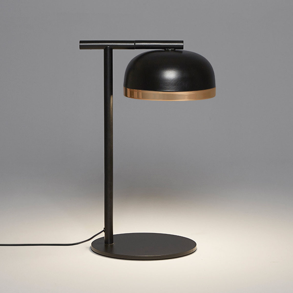 Molly 556.32 Tischleuchte H: 47 cm, Messing, Messing Molly 556.32 Tischleuchte H: 47 cm, Kupfer, Kupfer