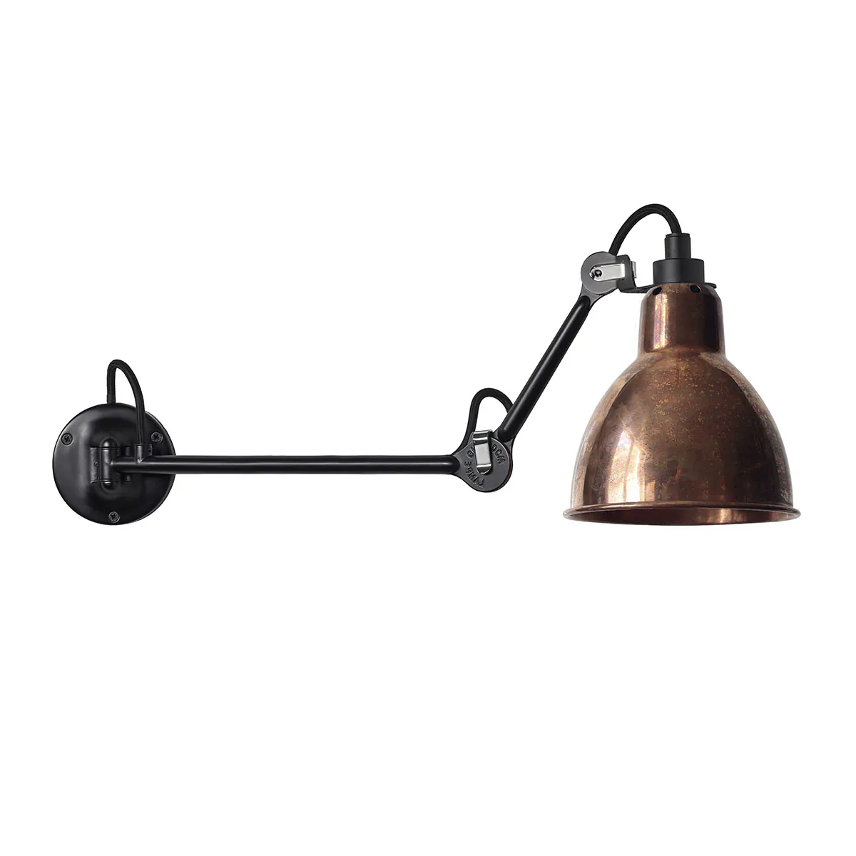 Lampe Gras N° 204 L40 Wandleuchte Schwarz, Schirm Kupfer roh in Schwarz Kupfer – moderne Designerleuchte des Herstellers DCW Editions ideal im Schlafzimmer