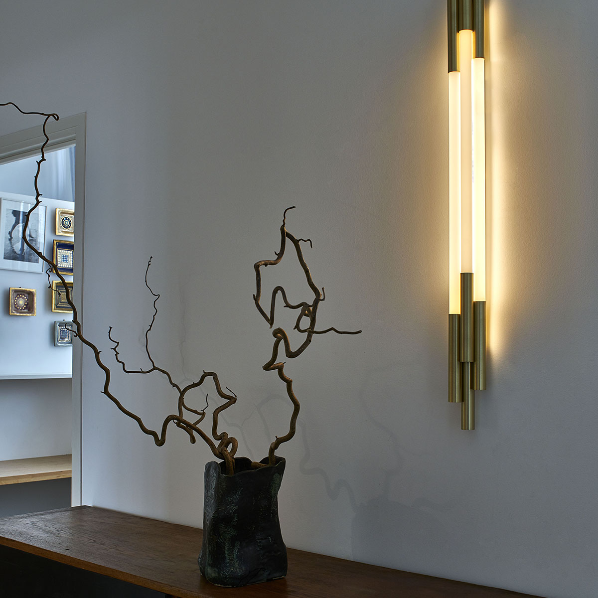 DCW Editions Org Wall Wandleuchte H: 105 cm Gold Modern – Designlampe, geeignet für Schlafzimmer