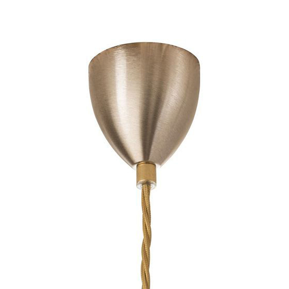 Lute Pendelleuchte S Ø 14 cm, Chameleon, Gold Ebb & Flow Rowan Pendelleuchte M Ø 22 cm Rowan Pendelleuchte M Ø 22 cm, Obsidian, Gold – Detailansicht des Baldachins in Gold