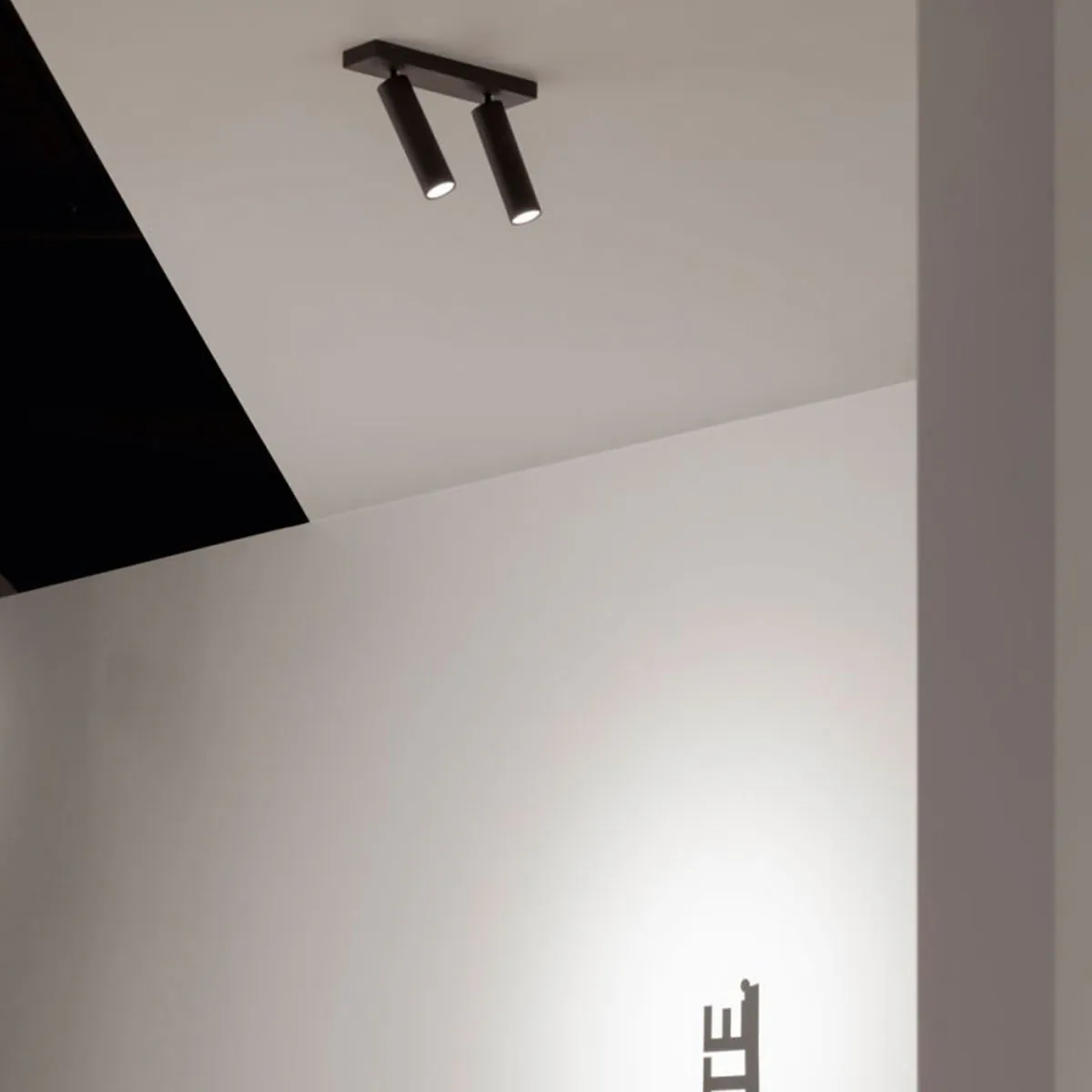 SPY 39 ON 2 92740 DIM8 Aufbaustrahler, Ø: 3,9 cm, L: 9,2 cm, Gebürstetes kupfer-schwarz, Warmweiß 3000K, 40°