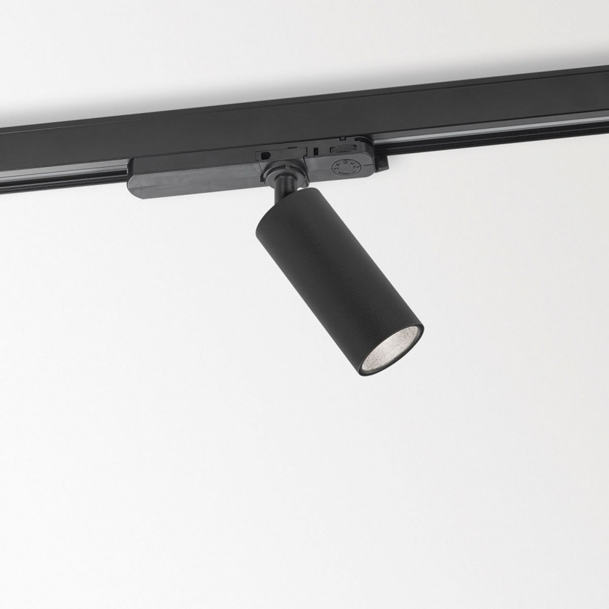 Spy 52 92745 ADM B 3-Phasen Schienenstrahler, 2700K, Schwarz - Ausstellungsstück Spy 52 92745 ADM B 3-Phasen Schienenstrahler, 2700K, Schwarz - Ausstellungsstück