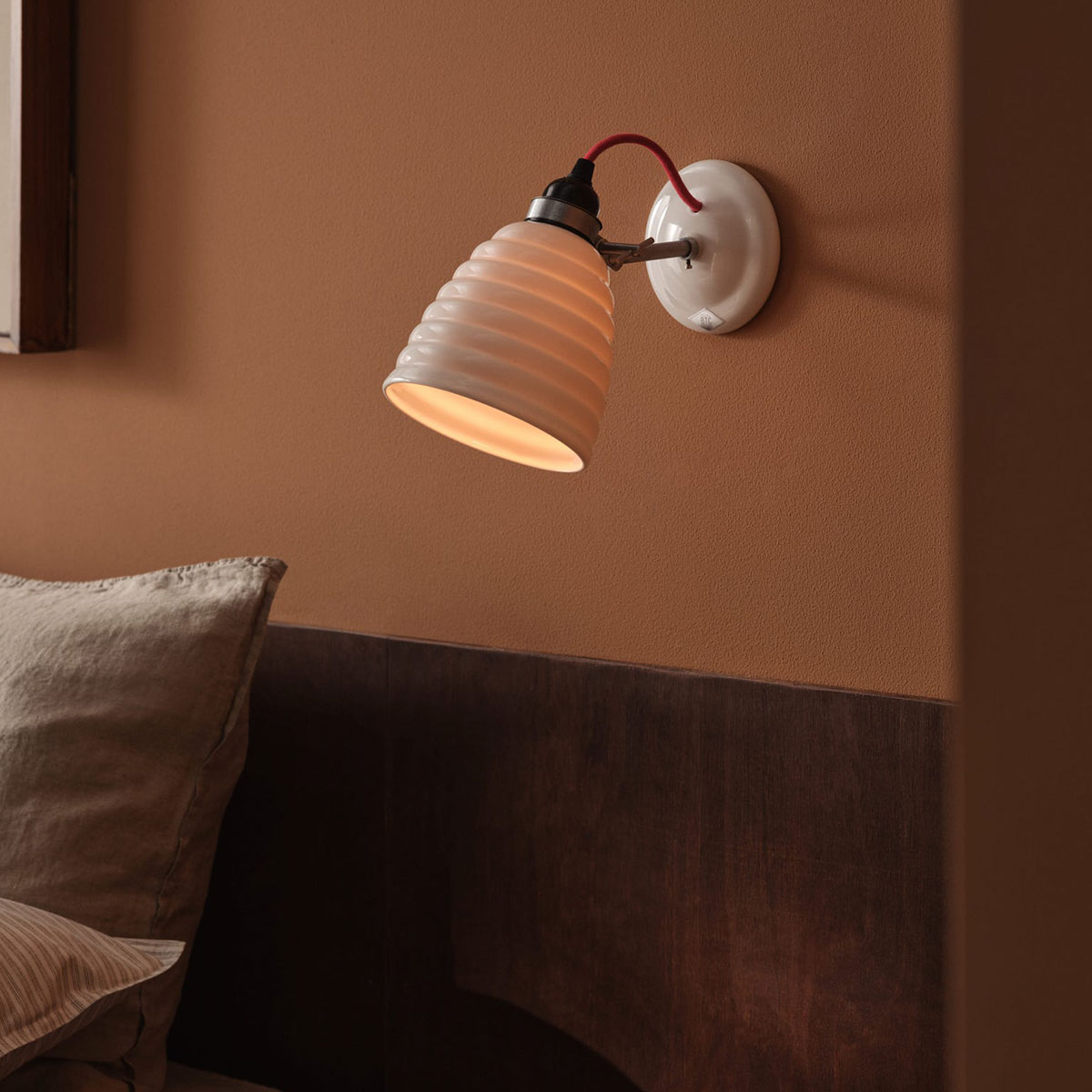 Original BTC Hector Bibendum Wandleuchte Kabel Rot