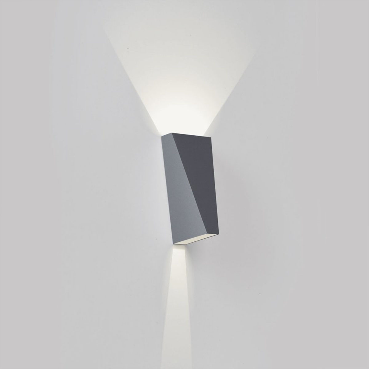 TOPIX WW Wandleuchte, B: 6,5 cm, H: 13,5 cm, Alu Grau