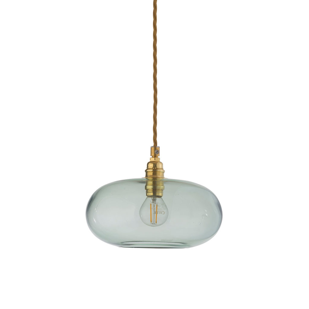 Ebb & Flow Horizon Pendelleuchte S Ø 21 cm Horizon Pendelleuchte S Ø 21 cm, Forest Green, Gold Forest Green Pendelleuchten – skandinavische Glaslampe, mundgeblasen für Schlafzimmer
